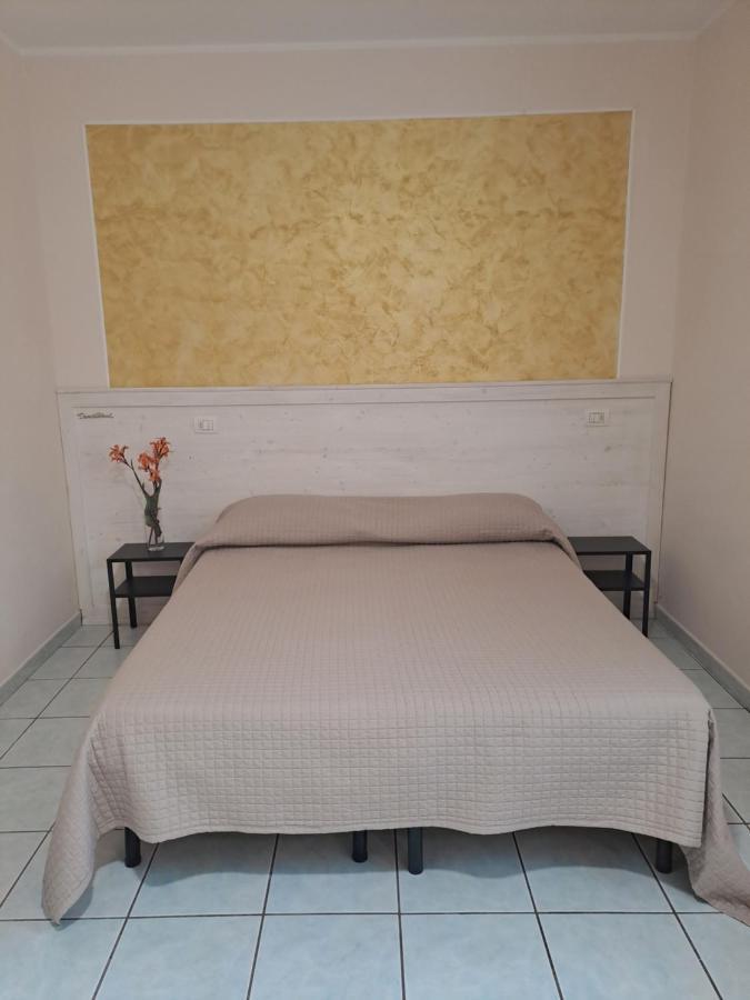 Hotel Lo Smeraldo Roccavivara Экстерьер фото