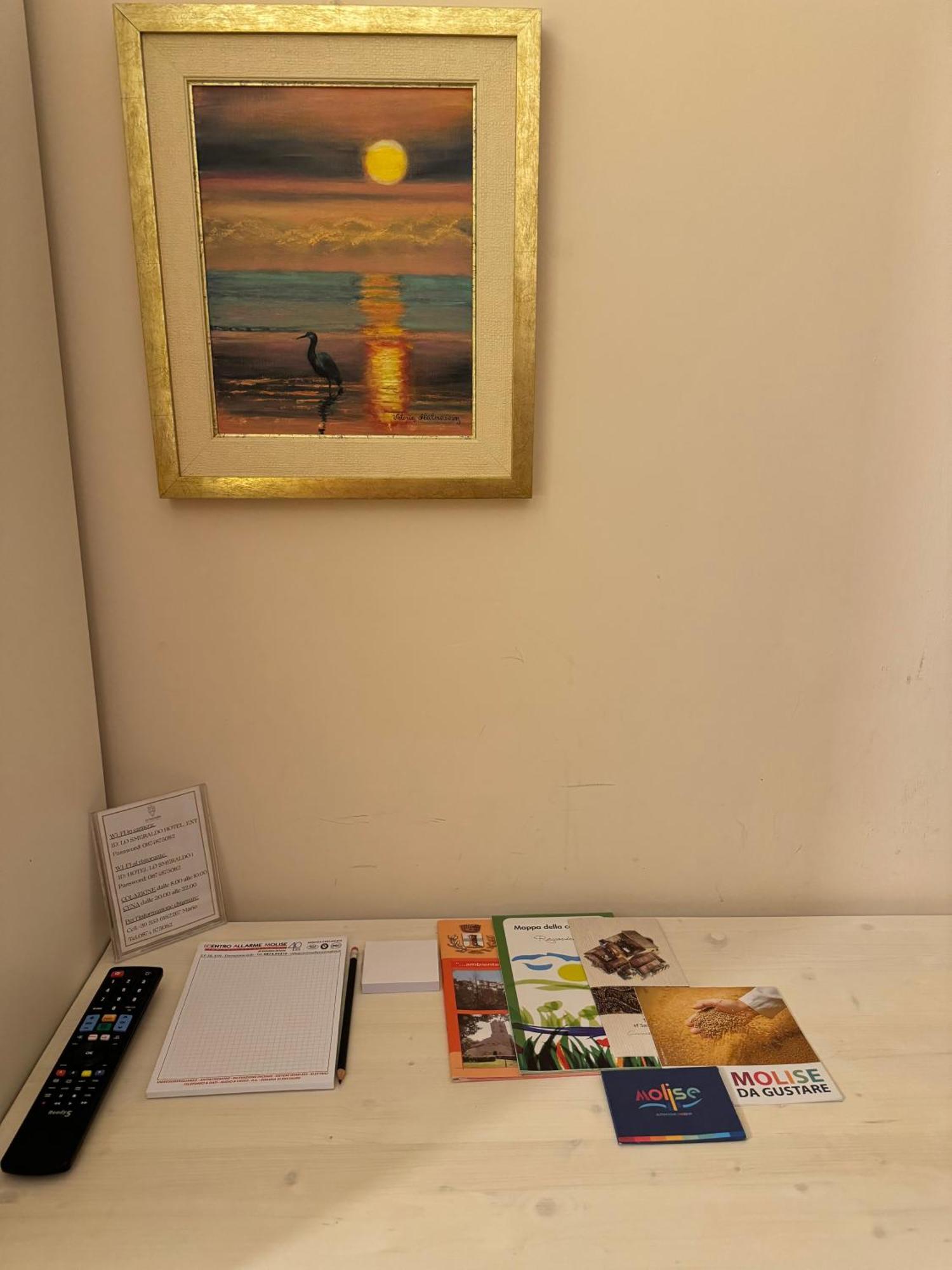 Hotel Lo Smeraldo Roccavivara Экстерьер фото