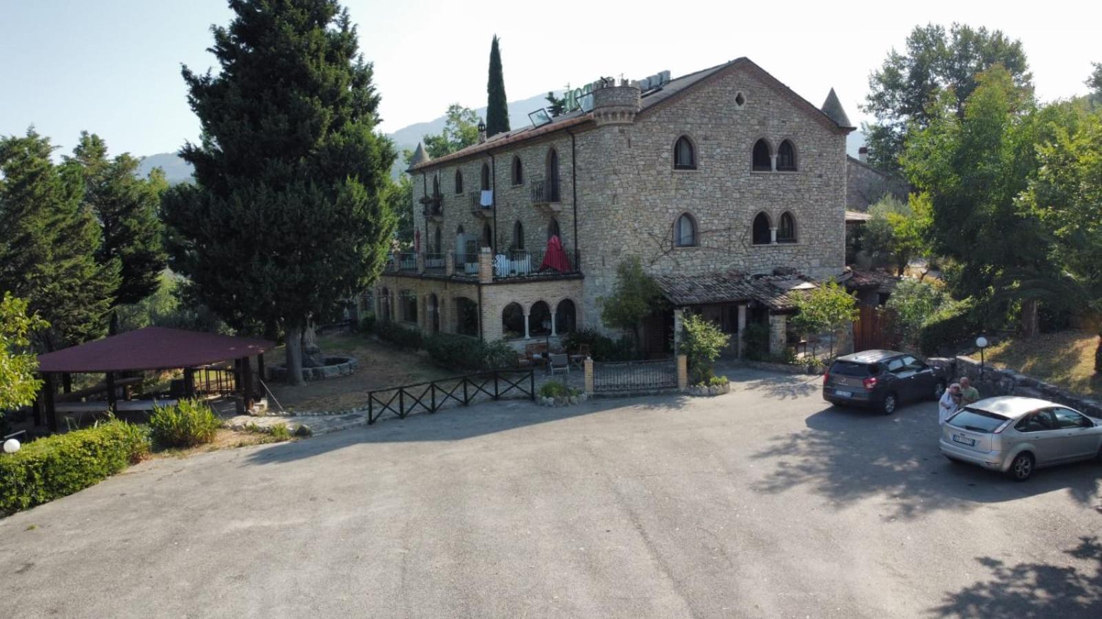 Hotel Lo Smeraldo Roccavivara Экстерьер фото